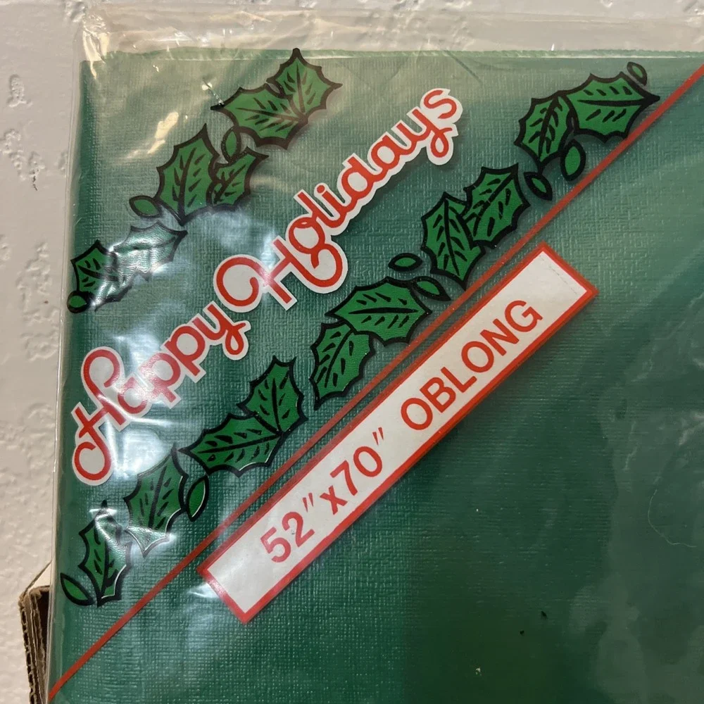 VTG NOS Christmas Holiday Vinyl Flannel Back Green Oblong Tablecloth‎ 52